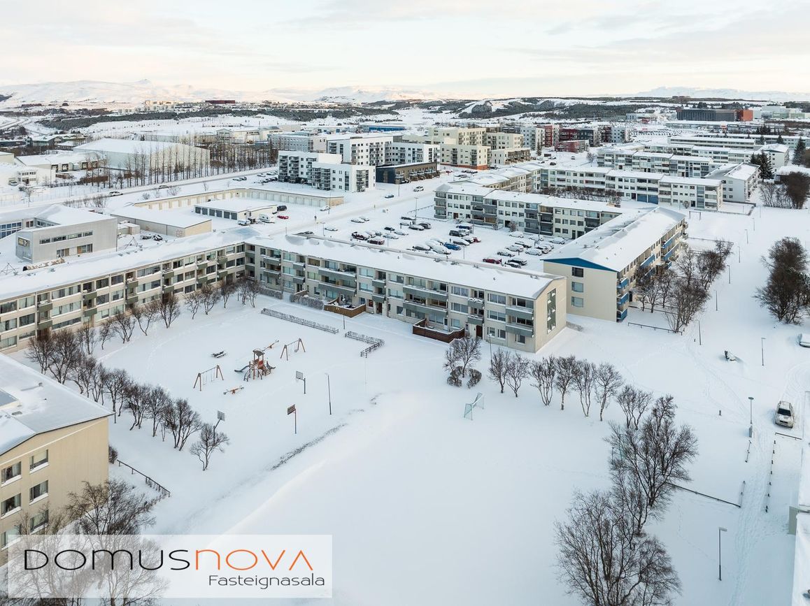 Hraunbær 122, 110 Reykjavík