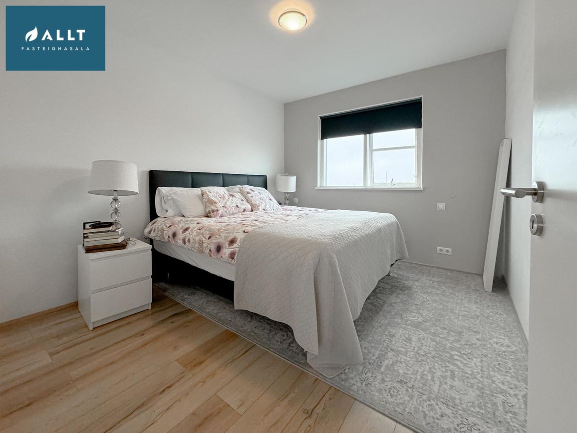Tjarnabraut 14, 260 Reykjanesbær