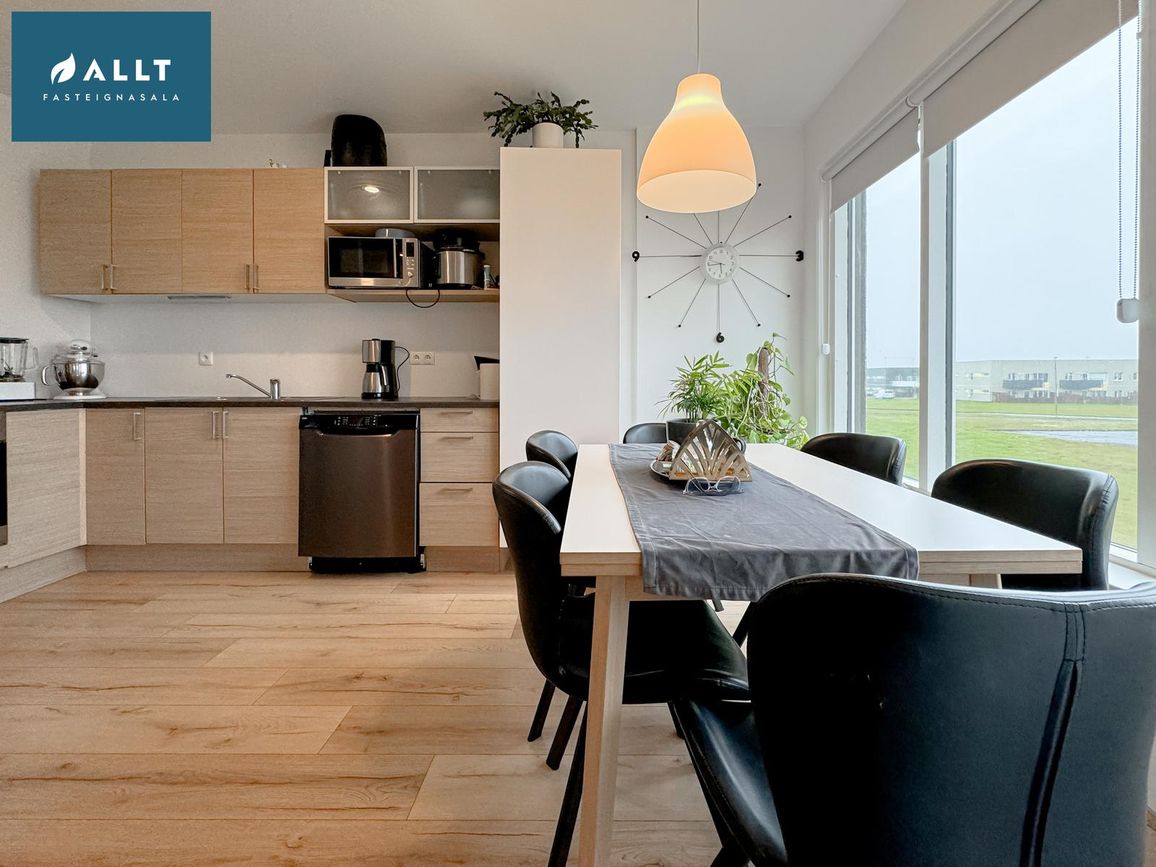 Tjarnabraut 14, 260 Reykjanesbær