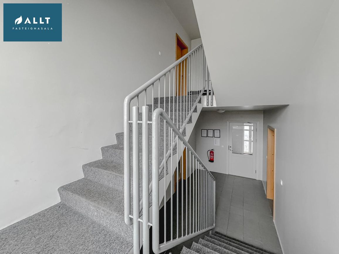 Tjarnabraut 14, 260 Reykjanesbær