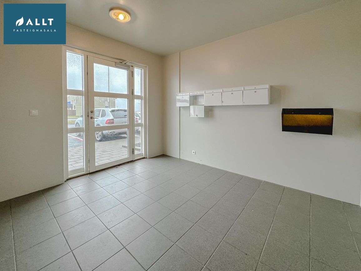 Tjarnabraut 14, 260 Reykjanesbær