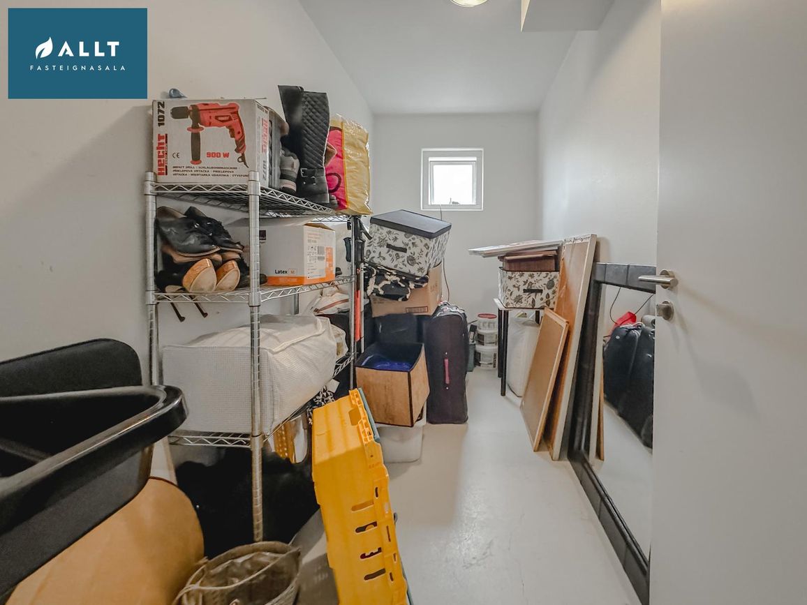 Tjarnabraut 14, 260 Reykjanesbær