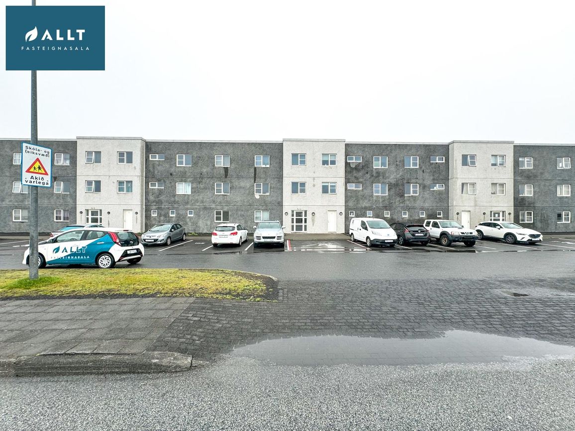 Tjarnabraut 14, 260 Reykjanesbær