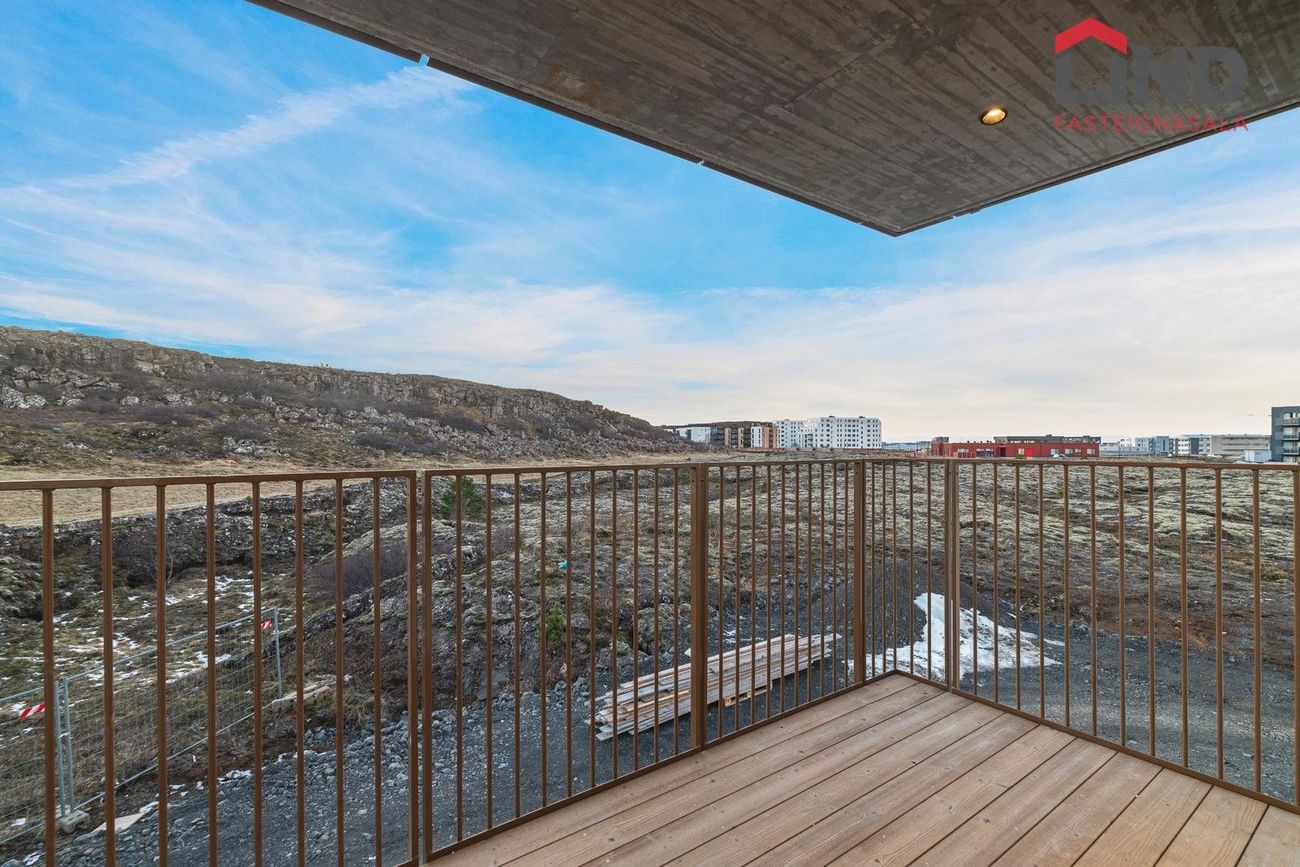 Baughamar 23, 221 Hafnarfjörður
