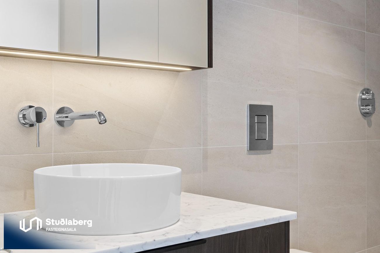 Pósthússtræti 9 - 0405, 230 Reykjanesbær