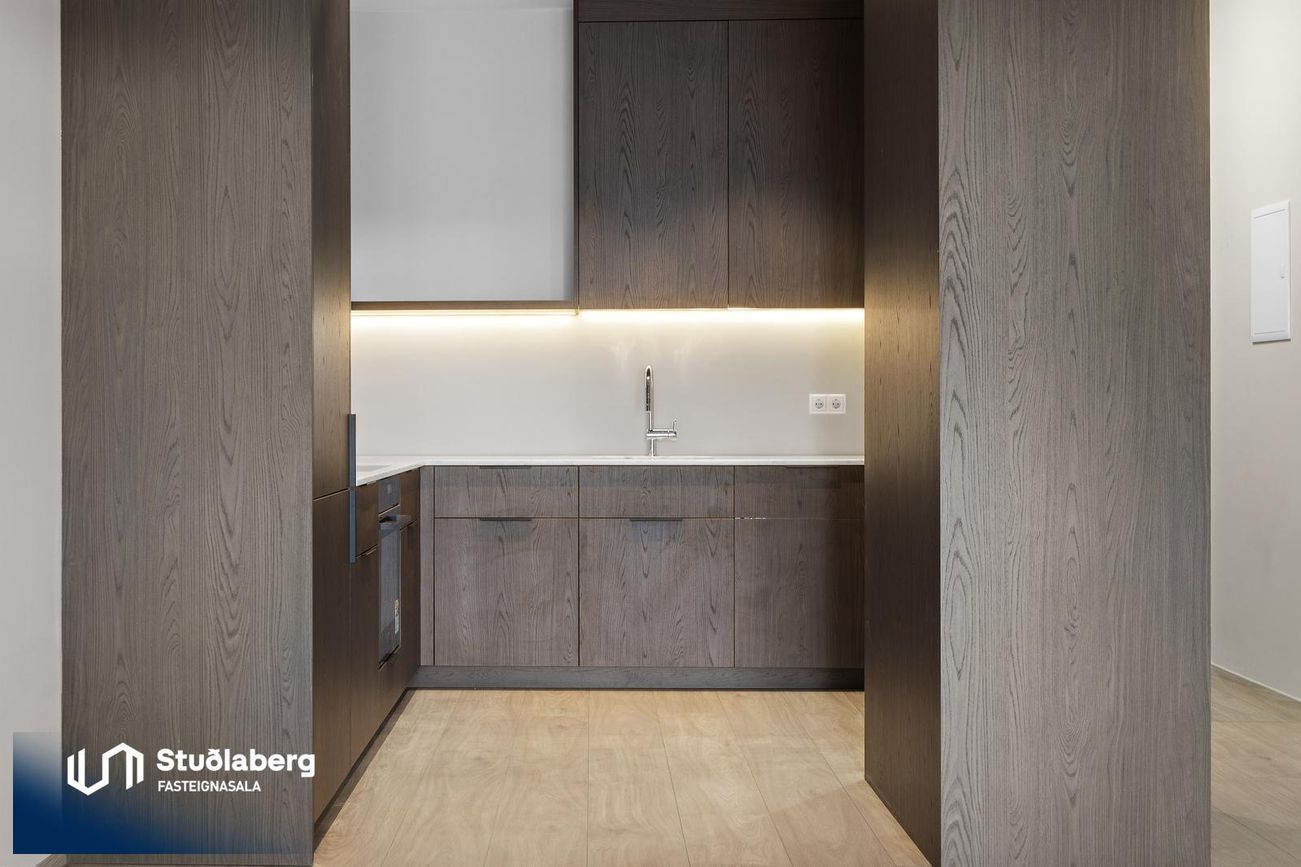 Pósthússtræti 9 - 0405, 230 Reykjanesbær