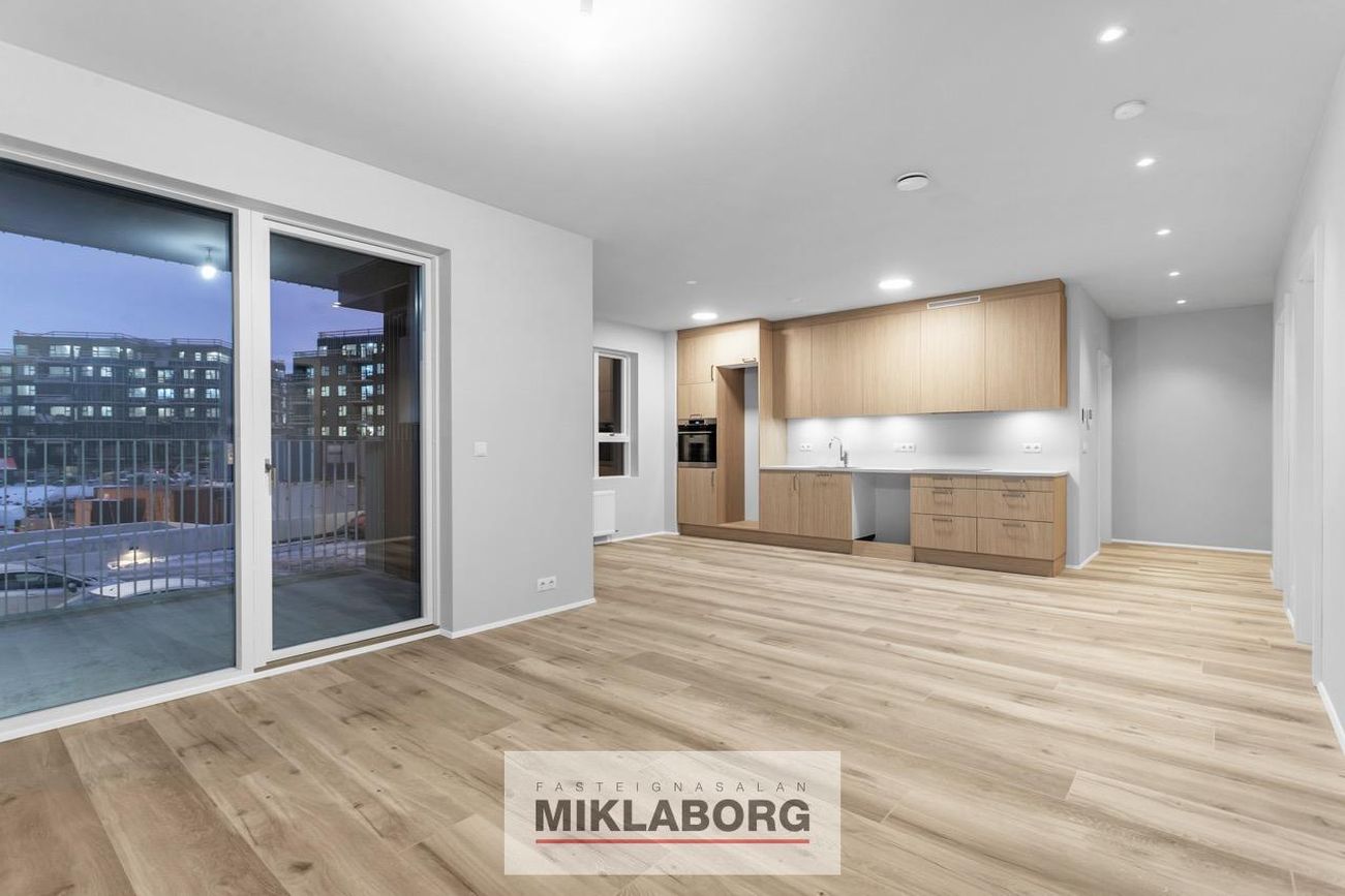 Hringhamar 33 - 0203, 221 Hafnarfjörður