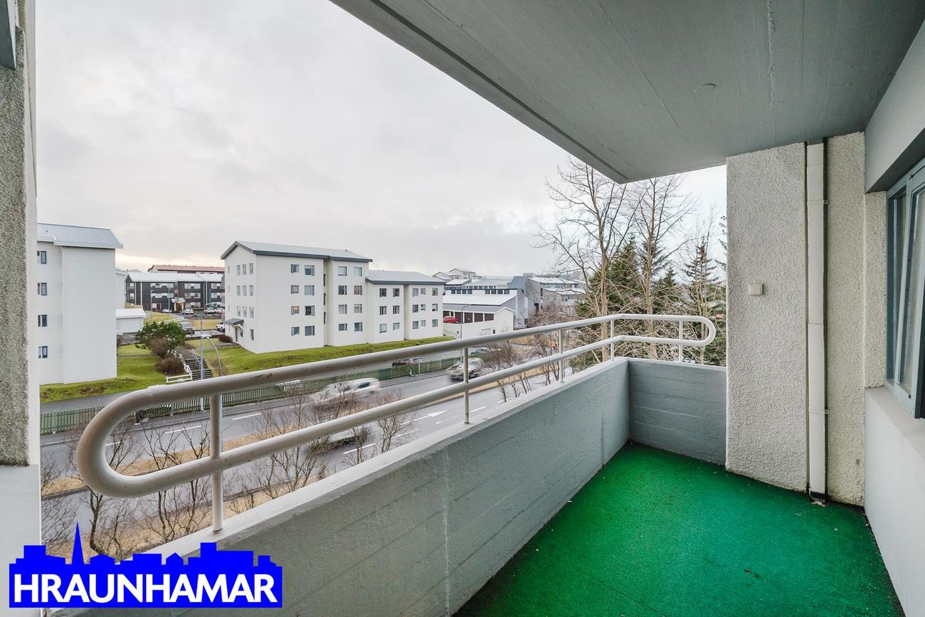 Hvassaleiti 58, 103 Reykjavík
