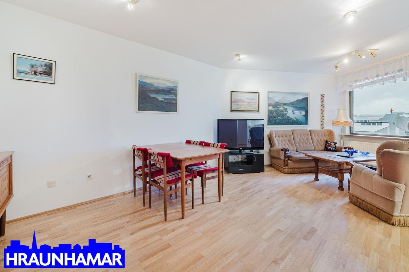 Hvassaleiti 58, 103 Reykjavík