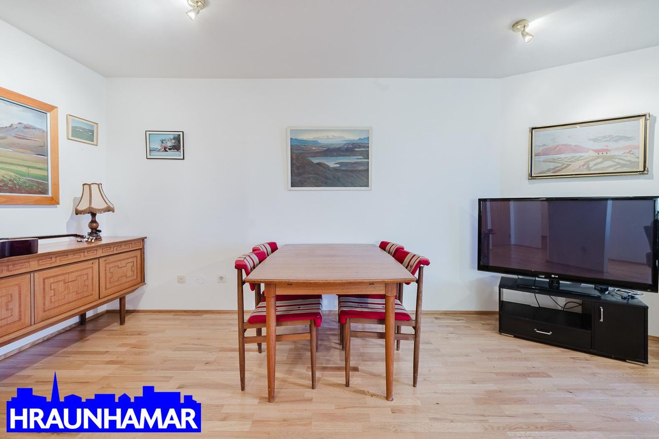 Hvassaleiti 58, 103 Reykjavík