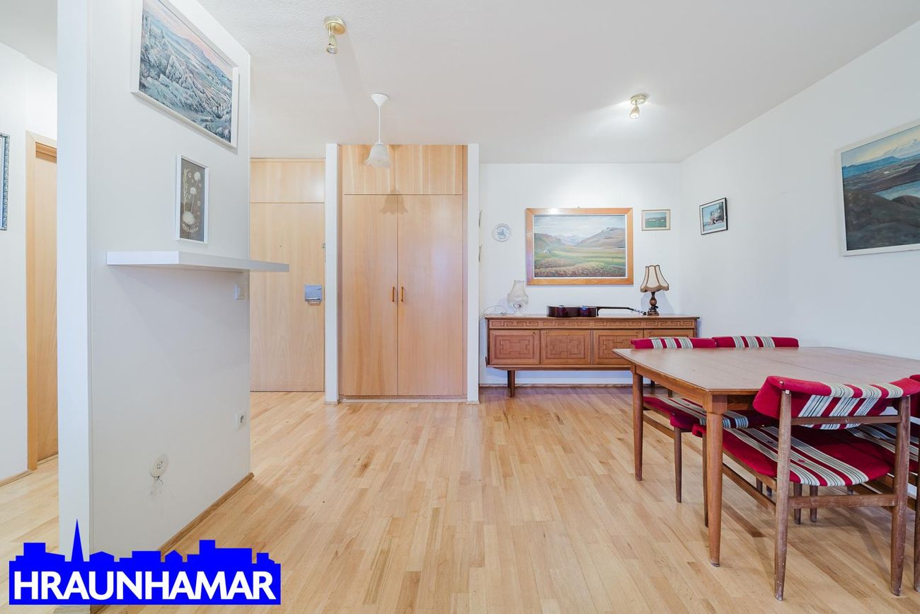 Hvassaleiti 58, 103 Reykjavík