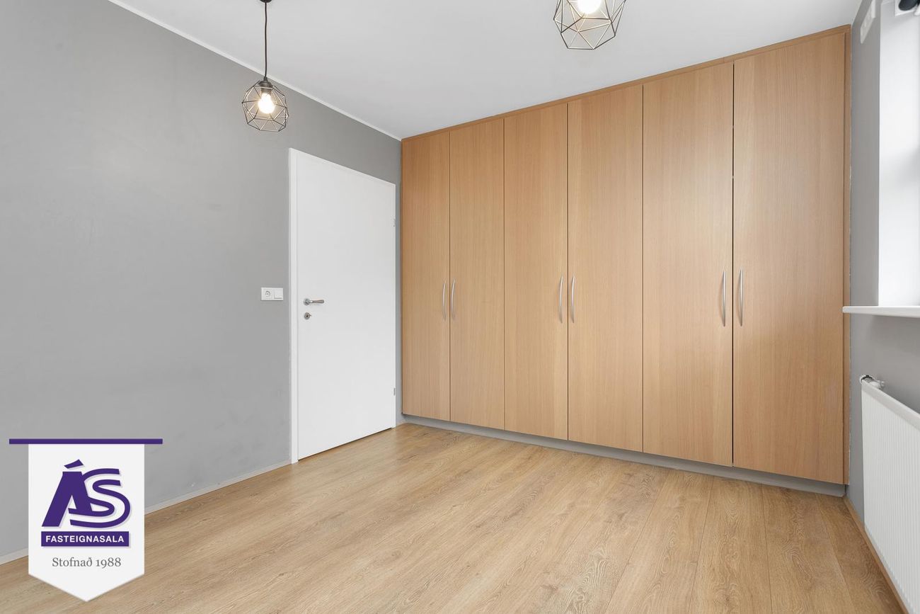 Eskivellir 7, 221 Hafnarfjörður