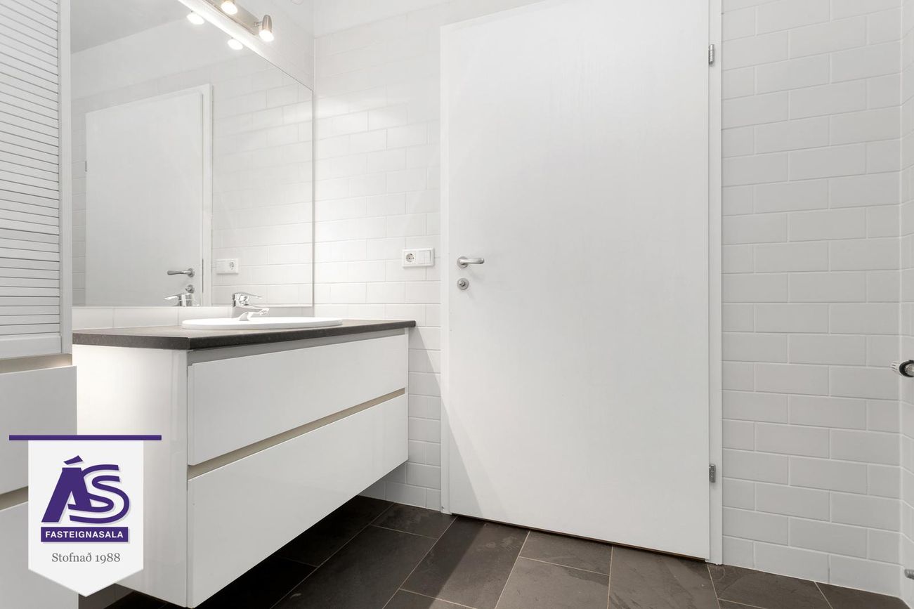 Eskivellir 7, 221 Hafnarfjörður