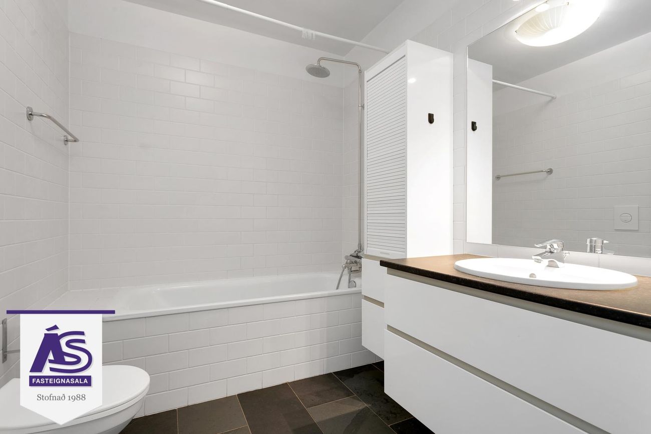 Eskivellir 7, 221 Hafnarfjörður