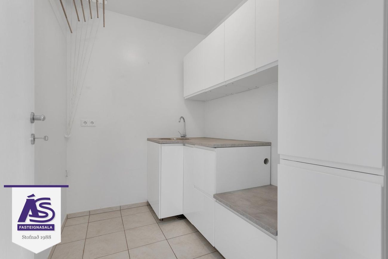 Eskivellir 7, 221 Hafnarfjörður