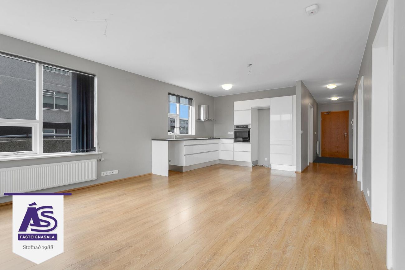 Eskivellir 7, 221 Hafnarfjörður