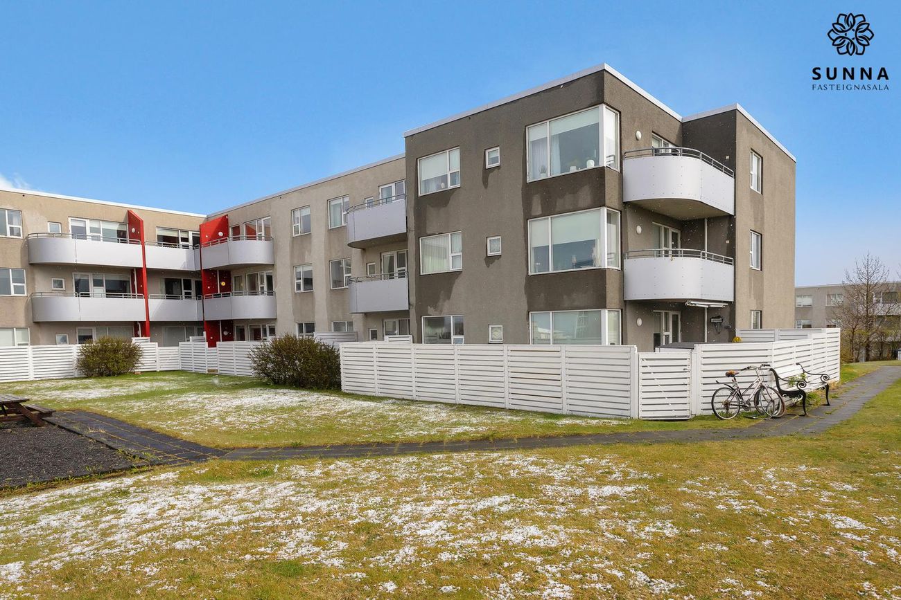 Kristnibraut 79, 113 Reykjavík