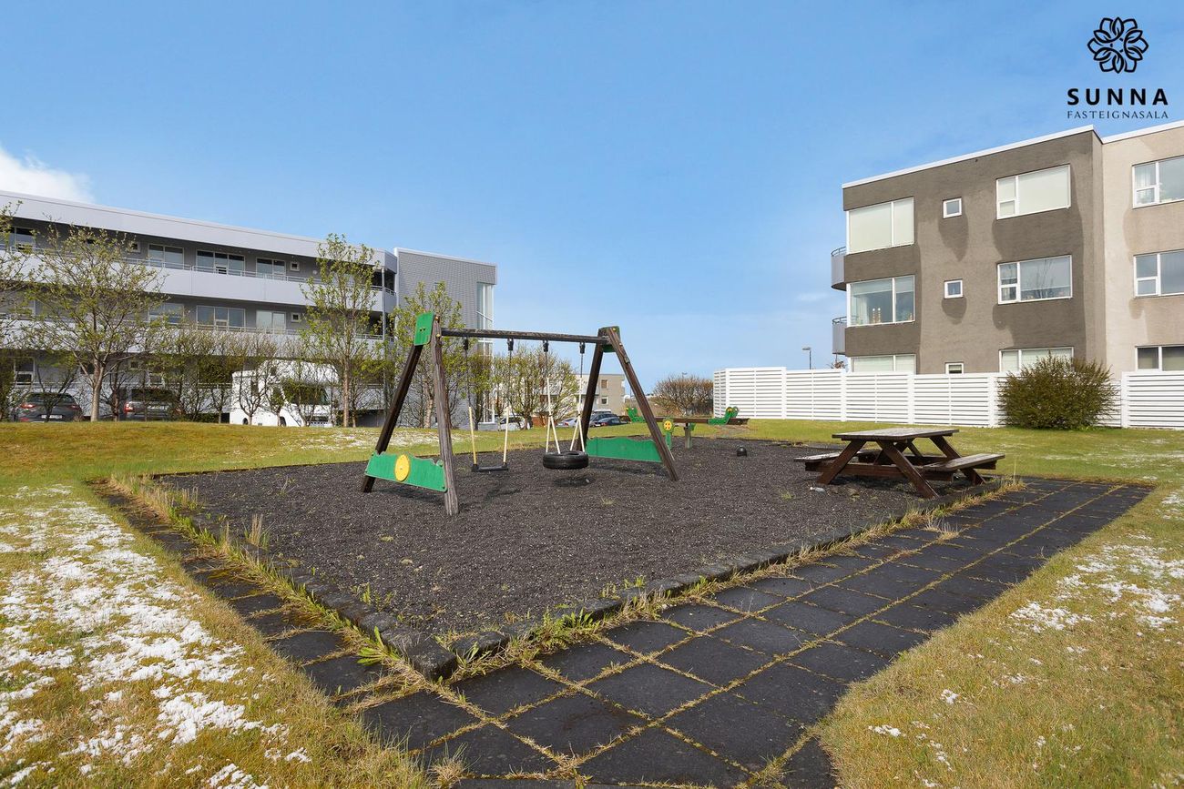 Kristnibraut 79, 113 Reykjavík