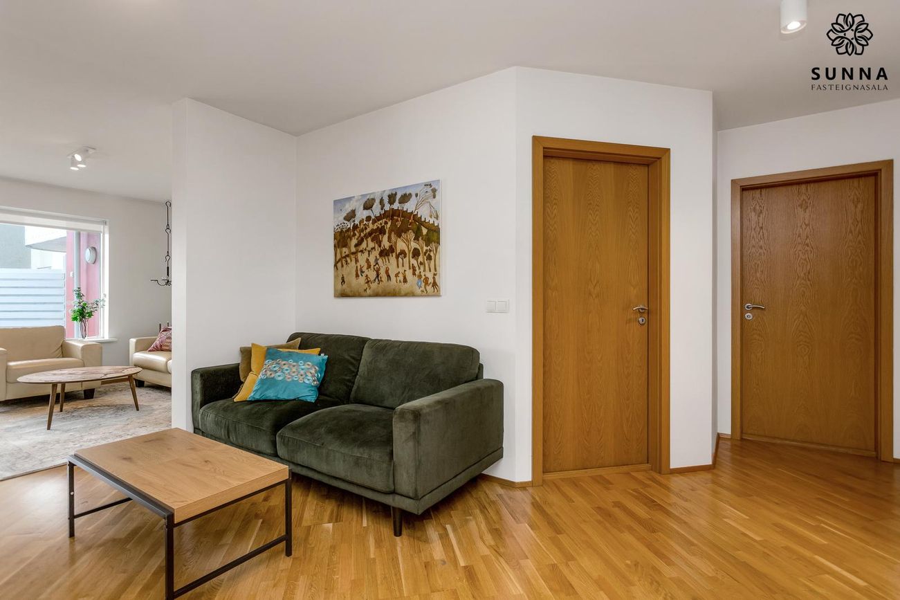 Kristnibraut 79, 113 Reykjavík