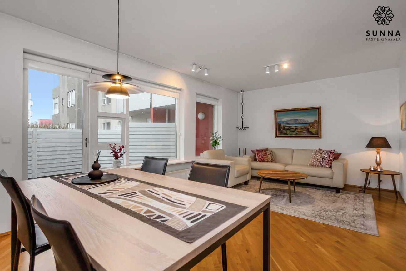 Kristnibraut 79, 113 Reykjavík