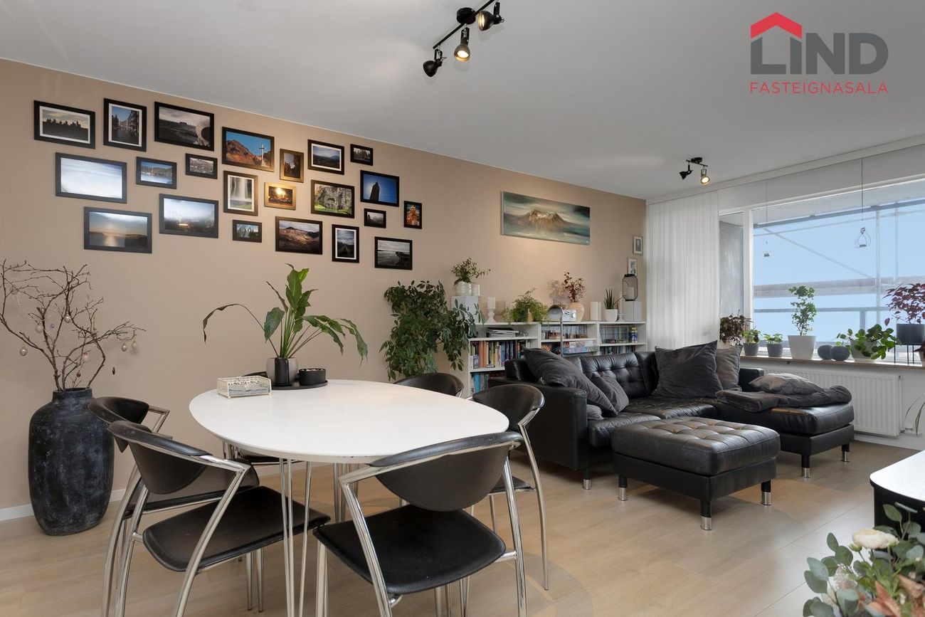 Dúfnahólar 4, 111 Reykjavík
