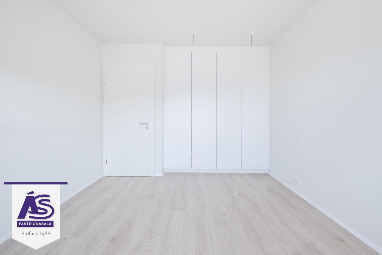 Baughamar 3 - 0402, 221 Hafnarfjörður