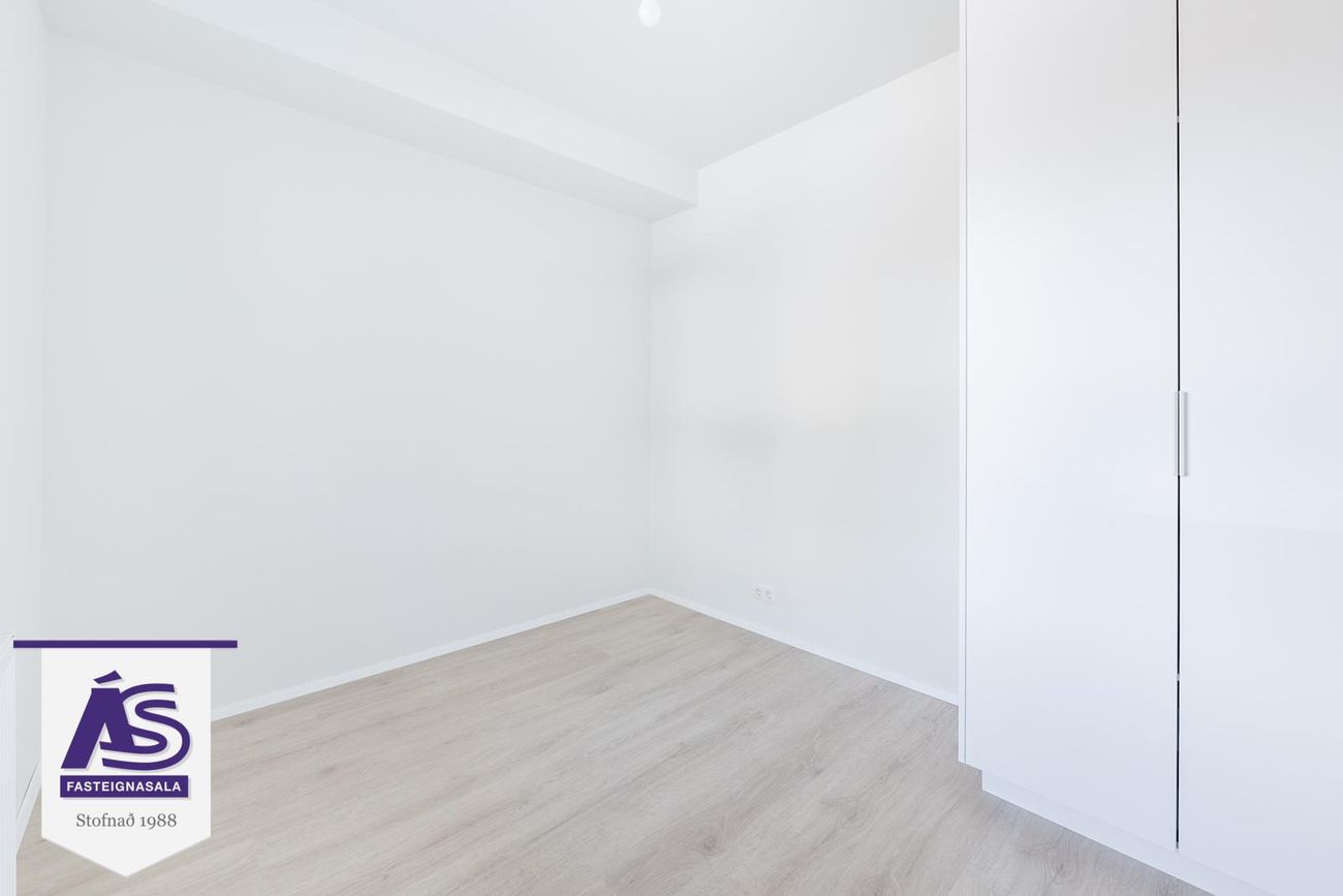 Baughamar 3 - 0402, 221 Hafnarfjörður