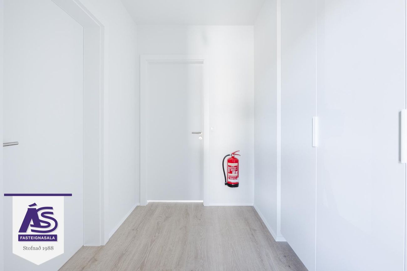 Baughamar 3 - 0402, 221 Hafnarfjörður