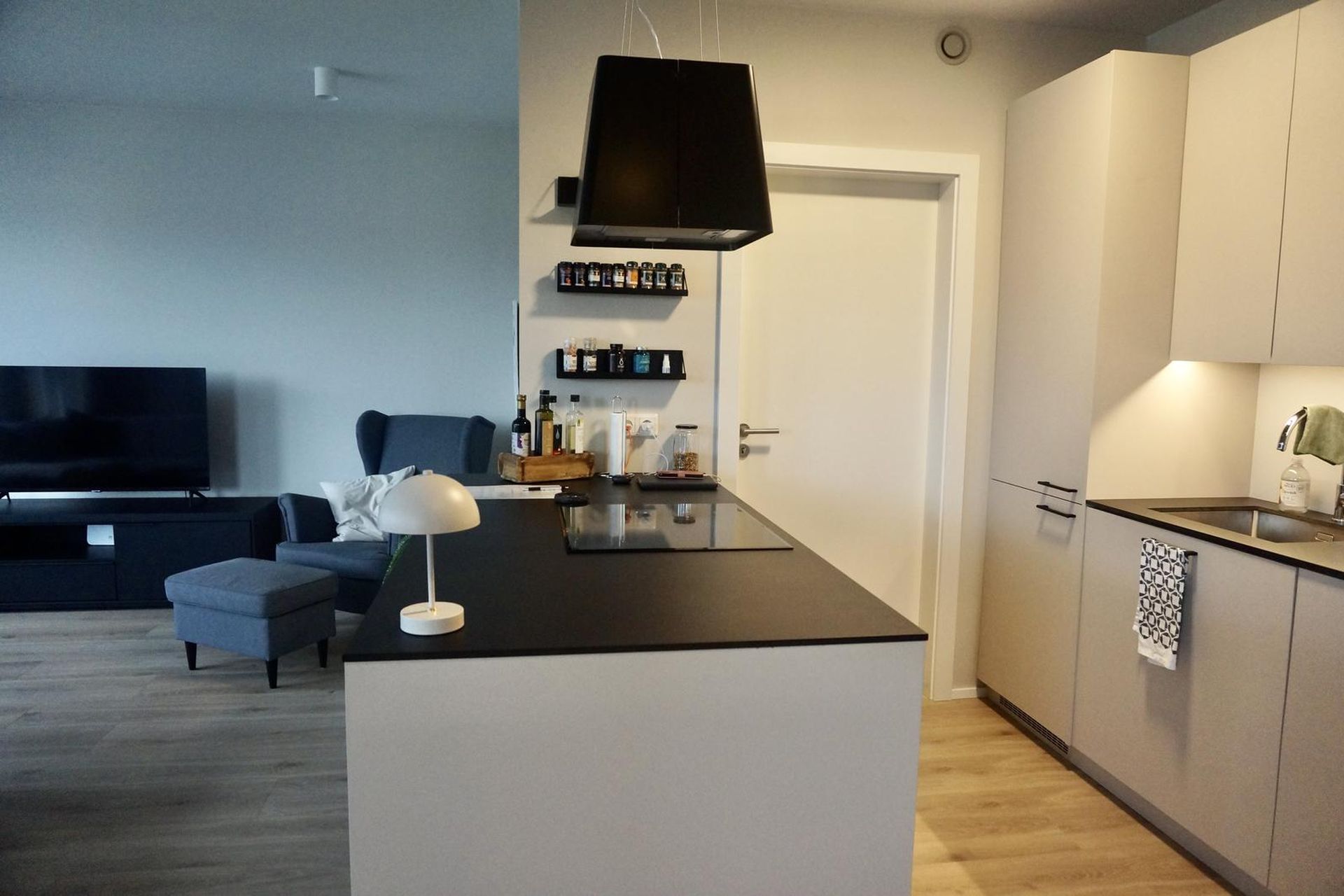 Hallgerðargata 1, 105 Reykjavík