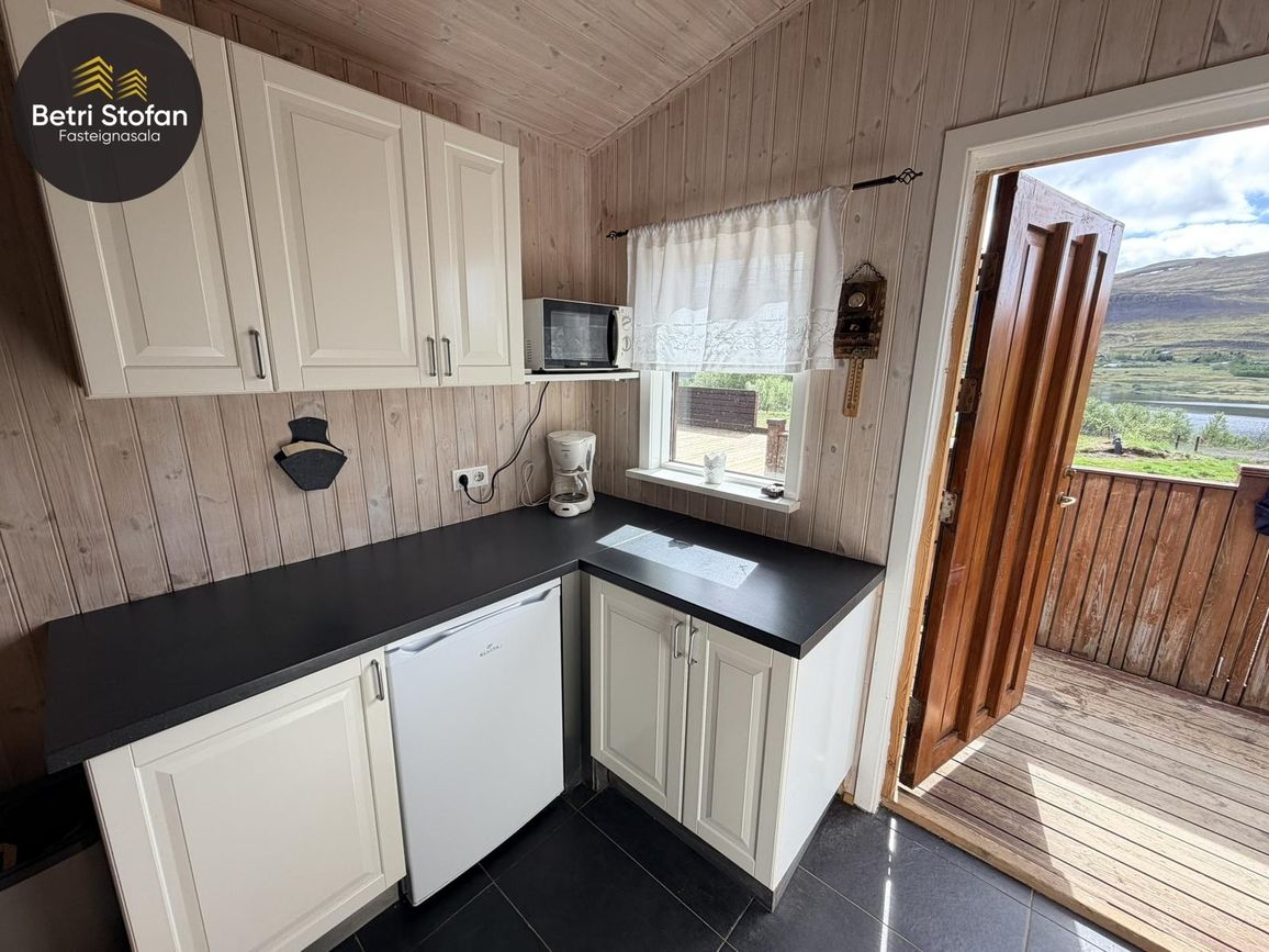 Kjarrás 12 - 0101, 301 Hval