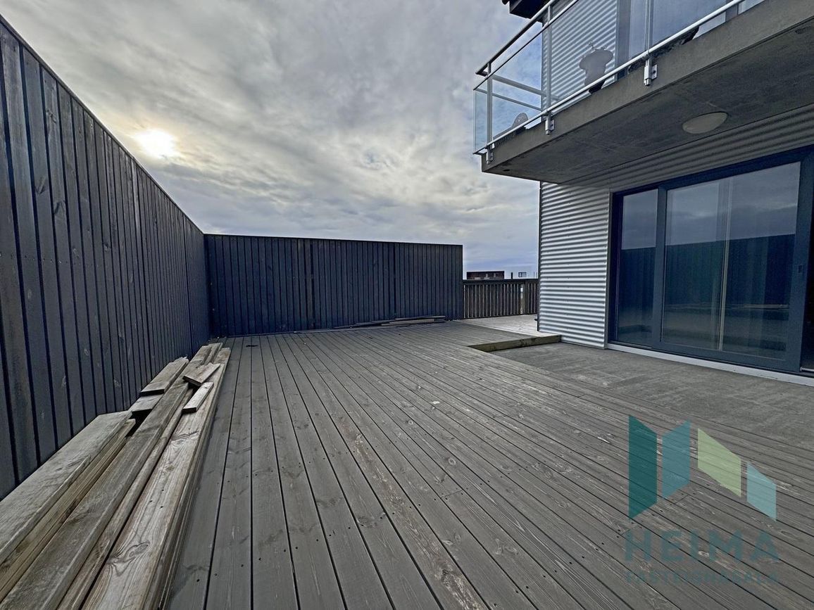 Dalsbraut 14, 260 Reykjanesbær