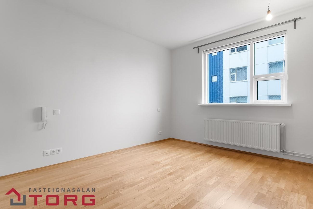 Strikið 8 - 0212, 210 Garðabær