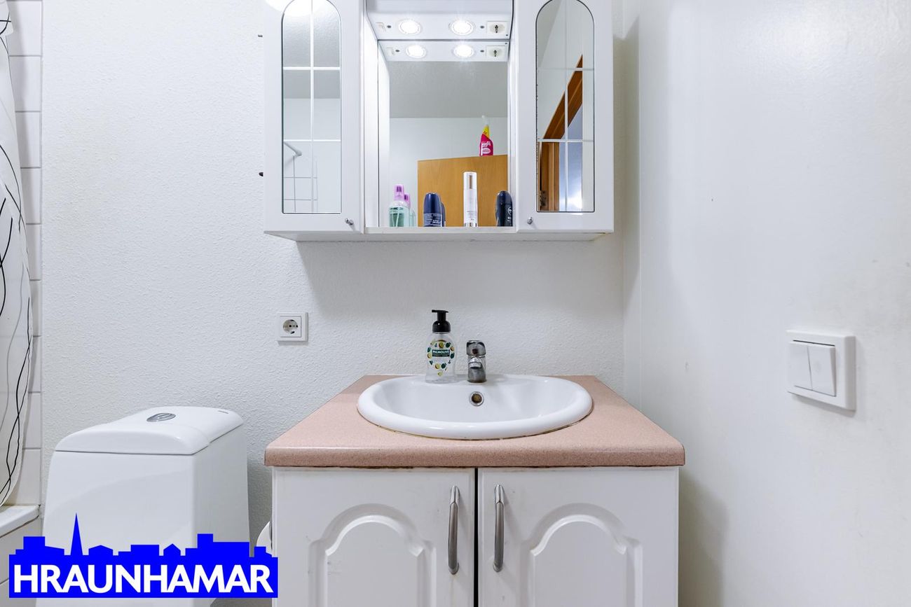 Hvammabraut 12, 220 Hafnarfjörður