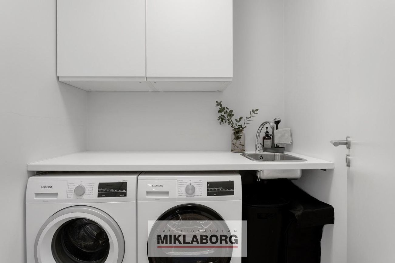 Fálkahlíð 3, 102 Reykjavík