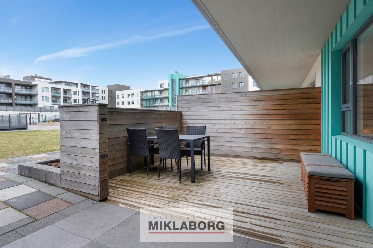Fálkahlíð 3, 102 Reykjavík