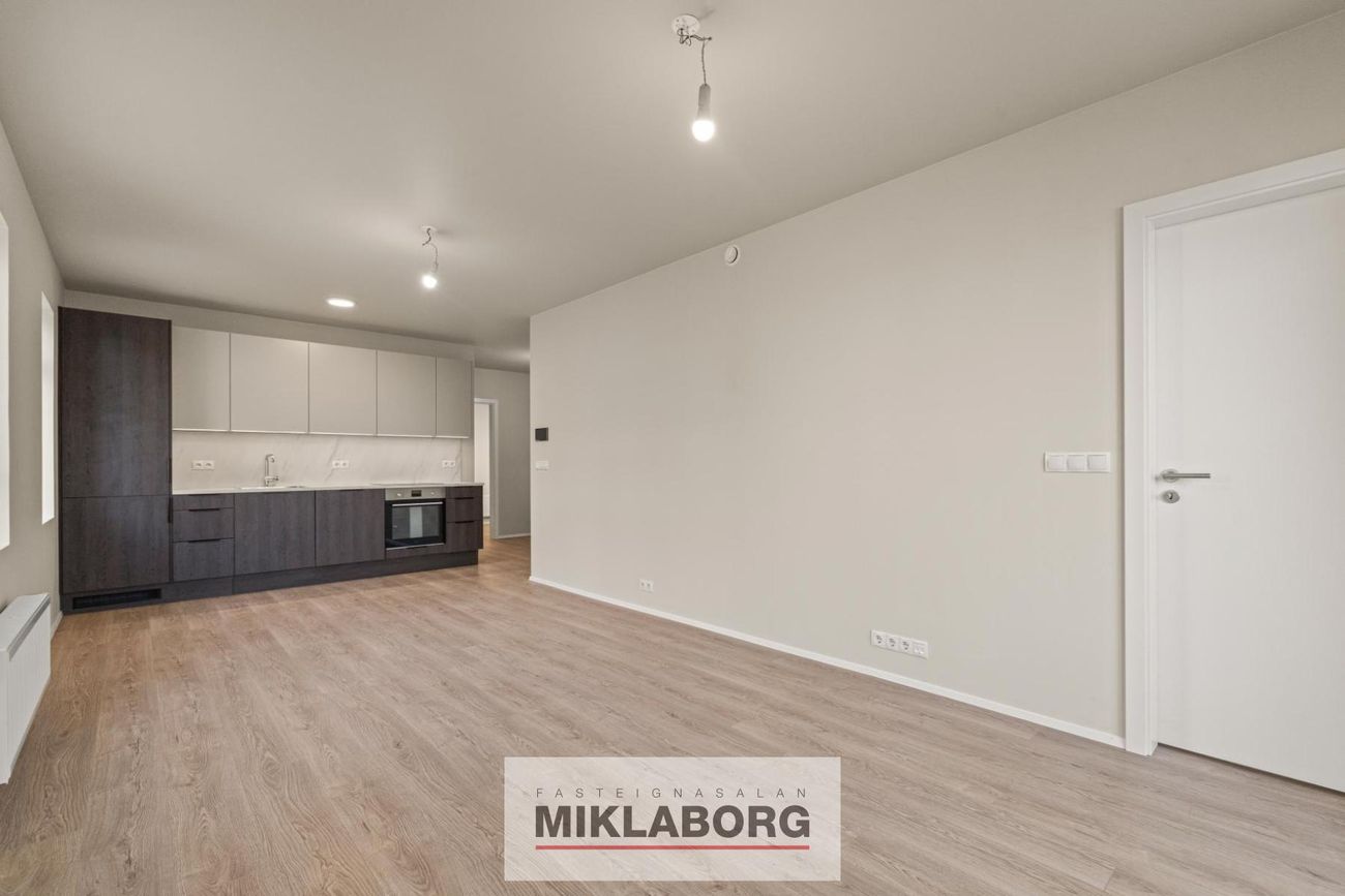 Jöfursbás 9C - 0202, 112 Reykjavík