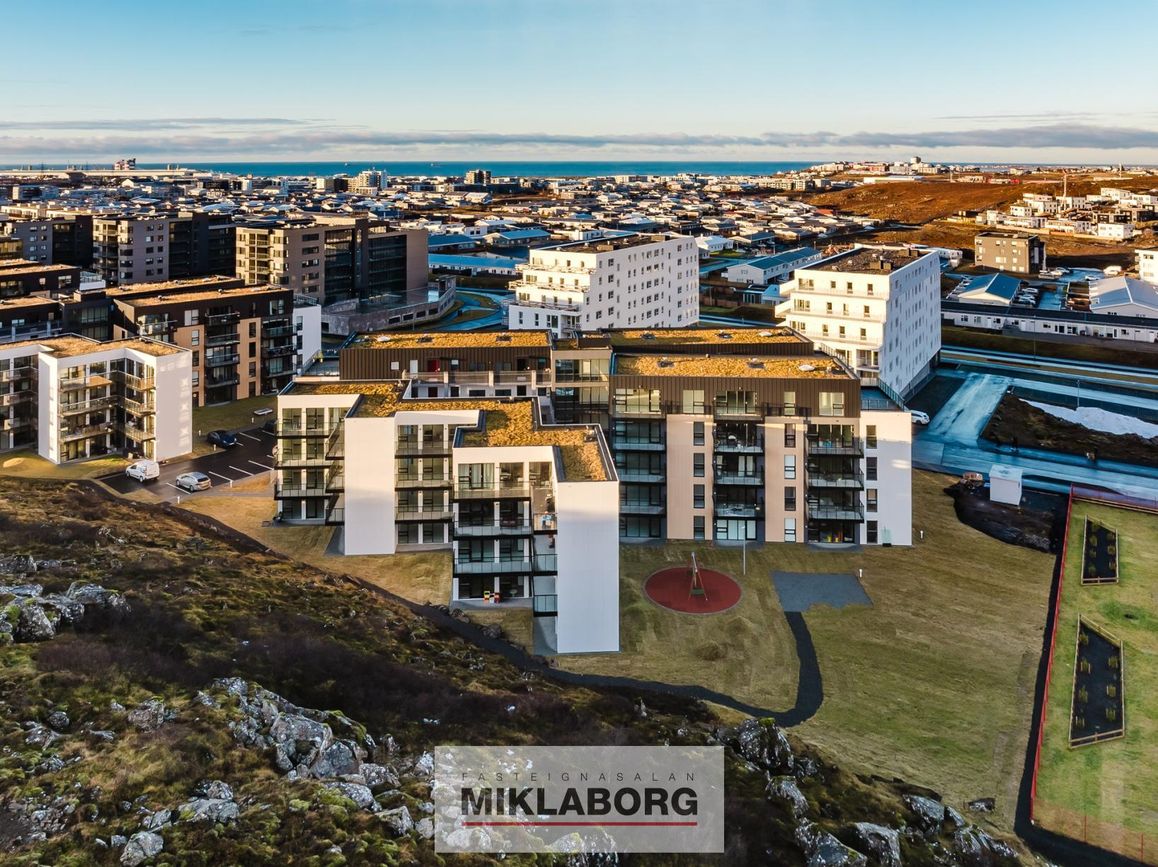 Áshamar 56, 221 Hafnarfjörður