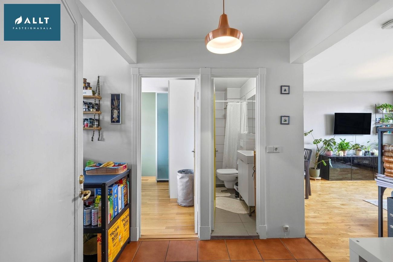 Hringbraut 99, 101 Reykjavík