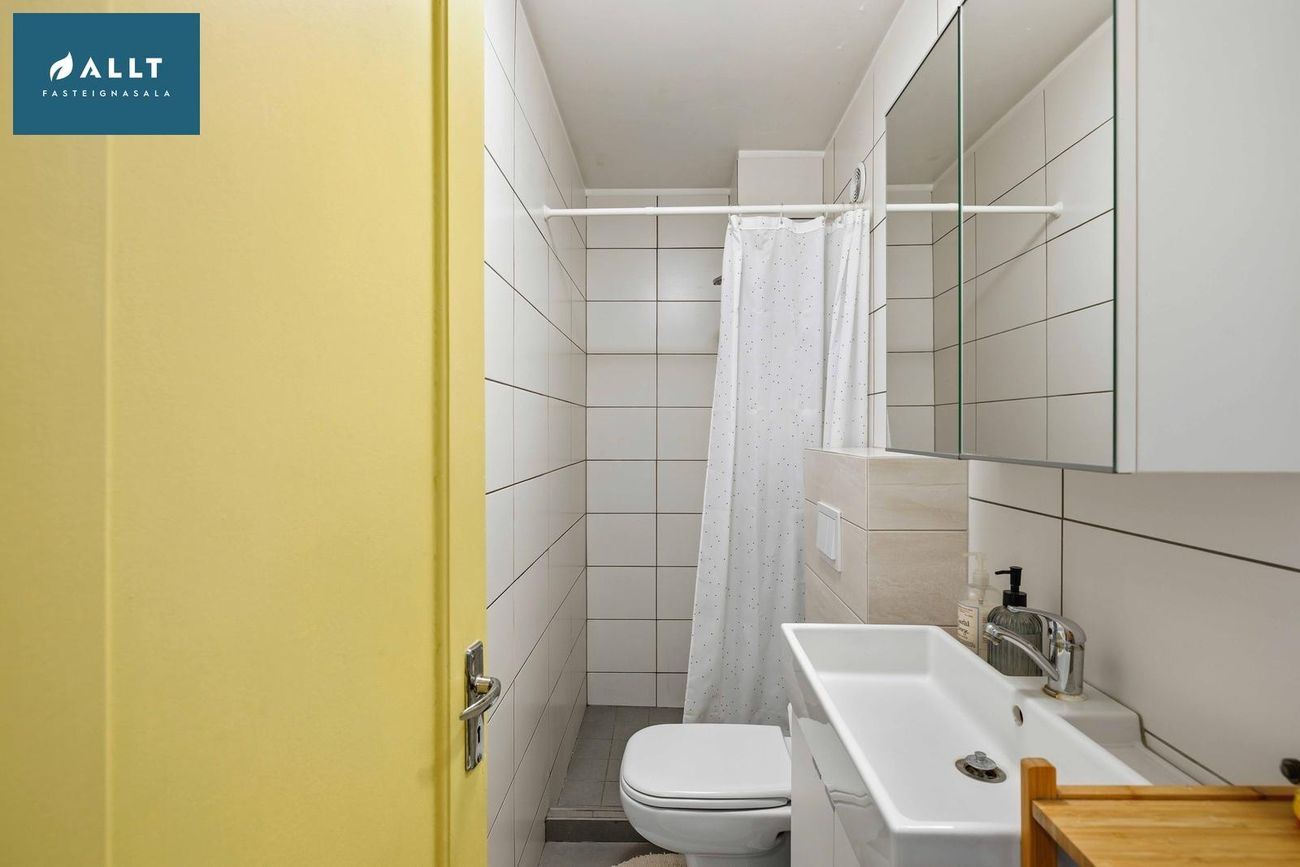 Hringbraut 99, 101 Reykjavík