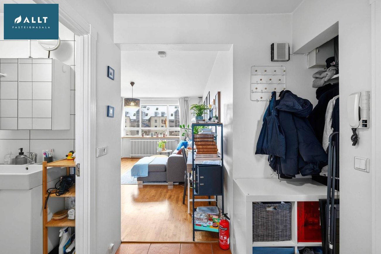 Hringbraut 99, 101 Reykjavík