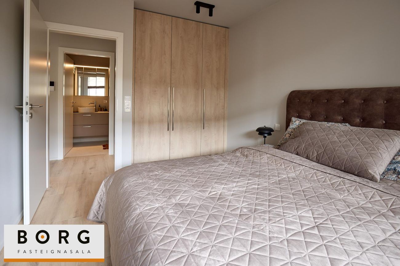 Baughamar 5, 221 Hafnarfjörður