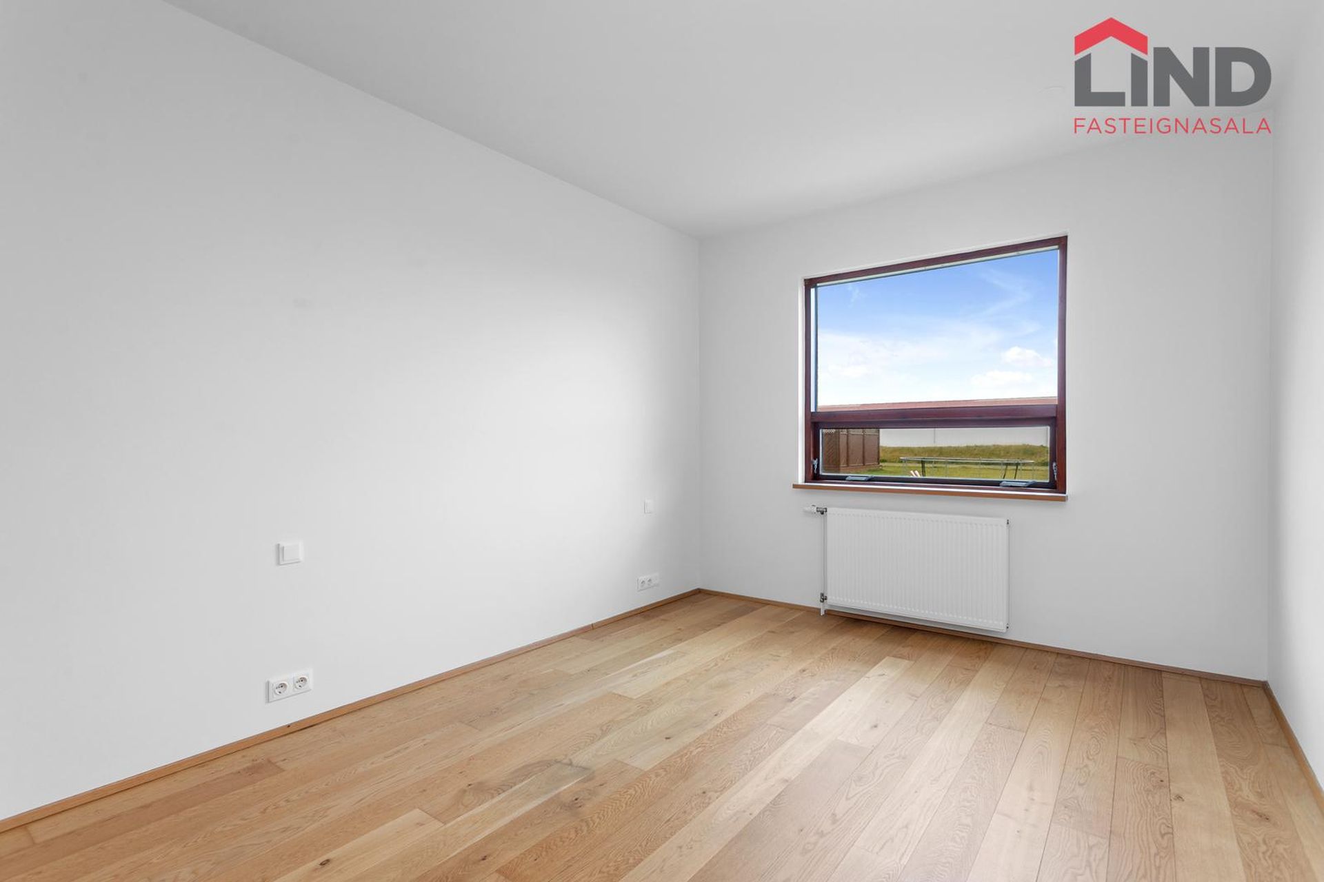 Tjarnabakki 4, 260 Reykjanesbær