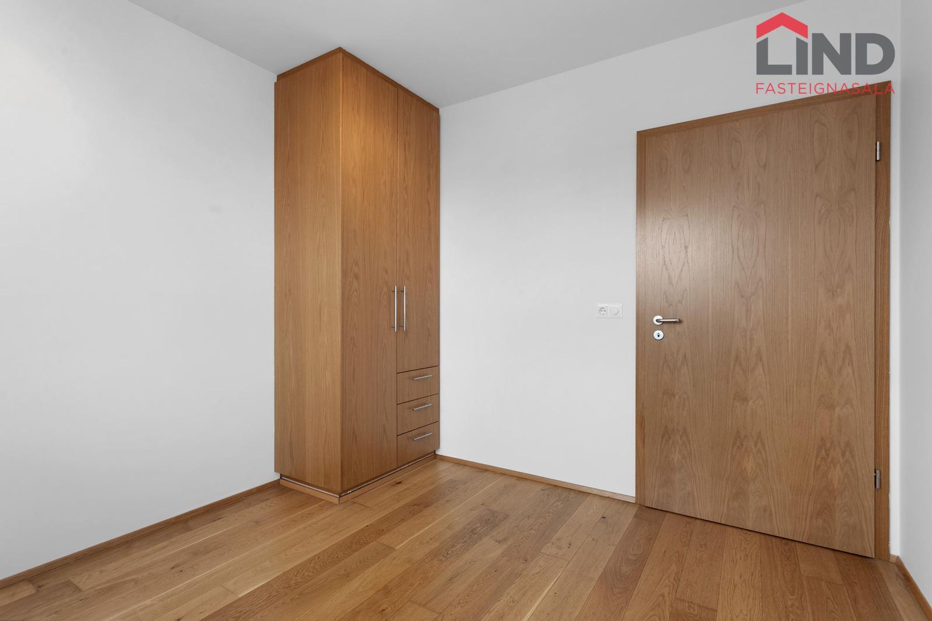 Tjarnabakki 4, 260 Reykjanesbær