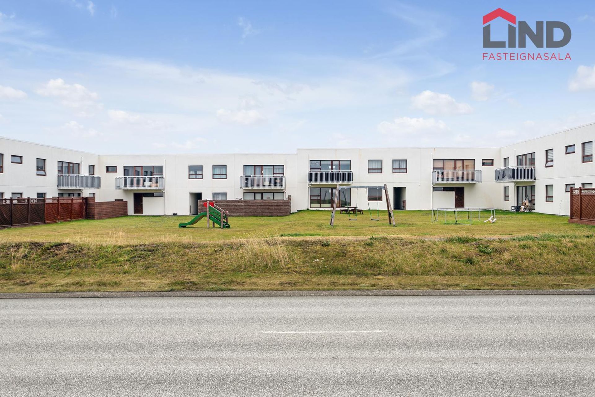 Tjarnabakki 4, 260 Reykjanesbær