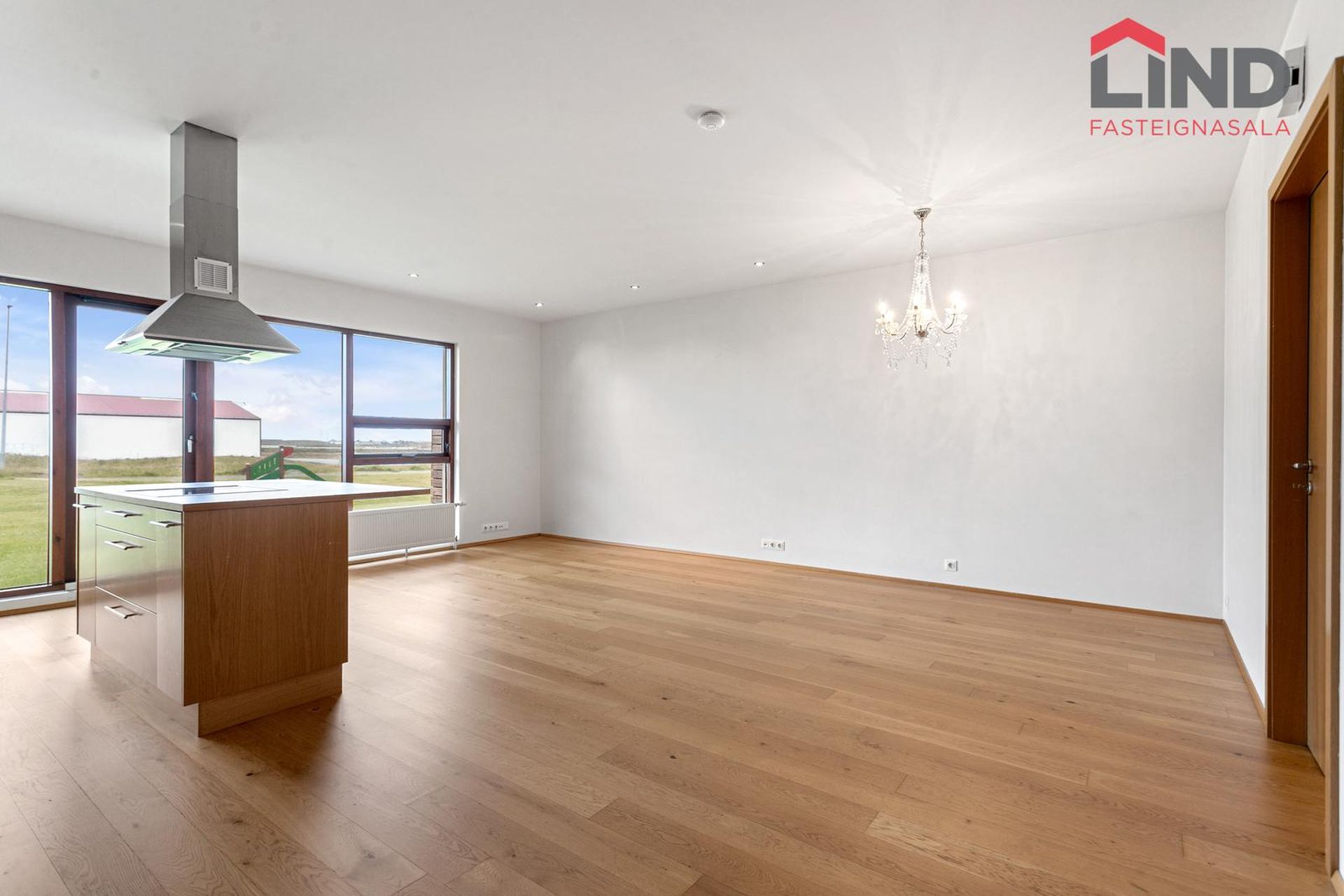 Tjarnabakki 4, 260 Reykjanesbær