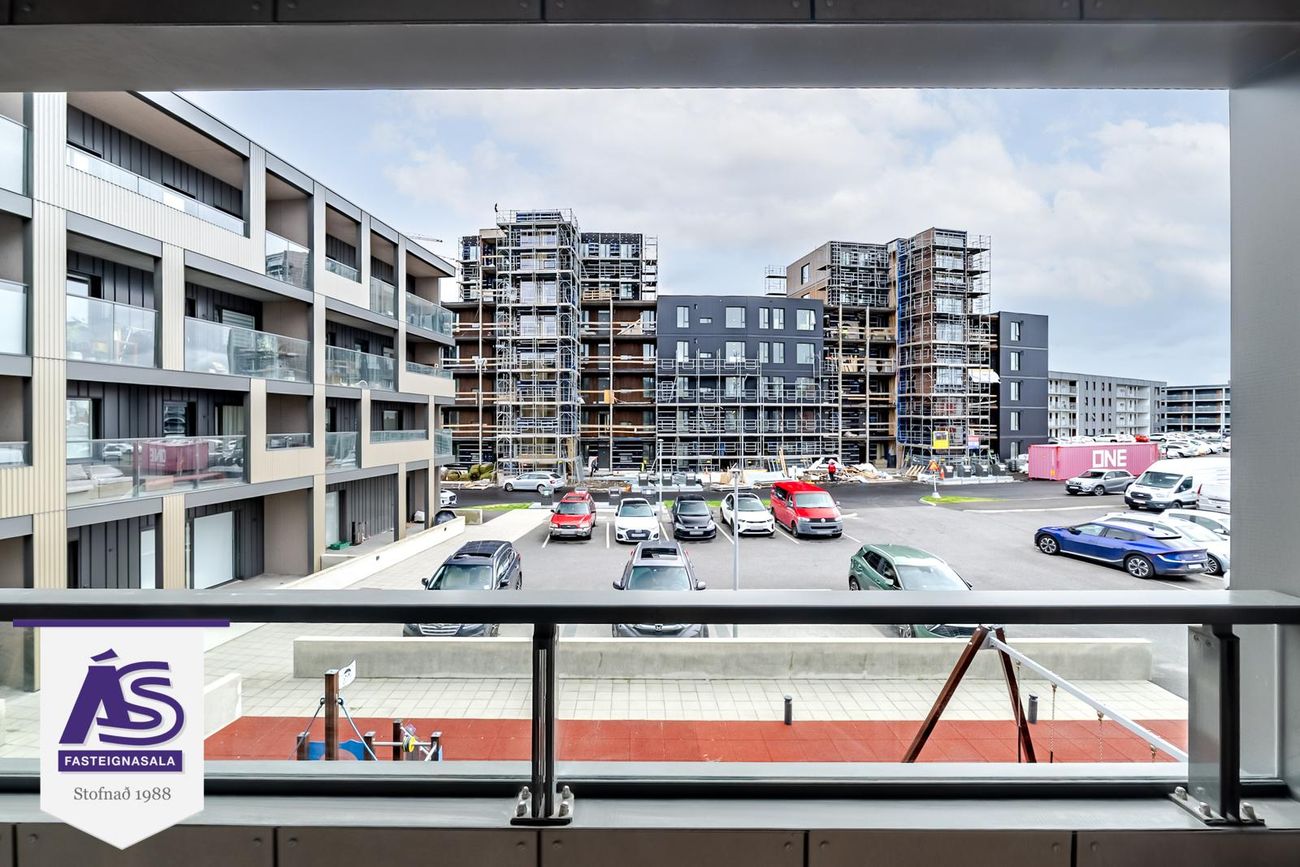 Hringhamar 7, 221 Hafnarfjörður