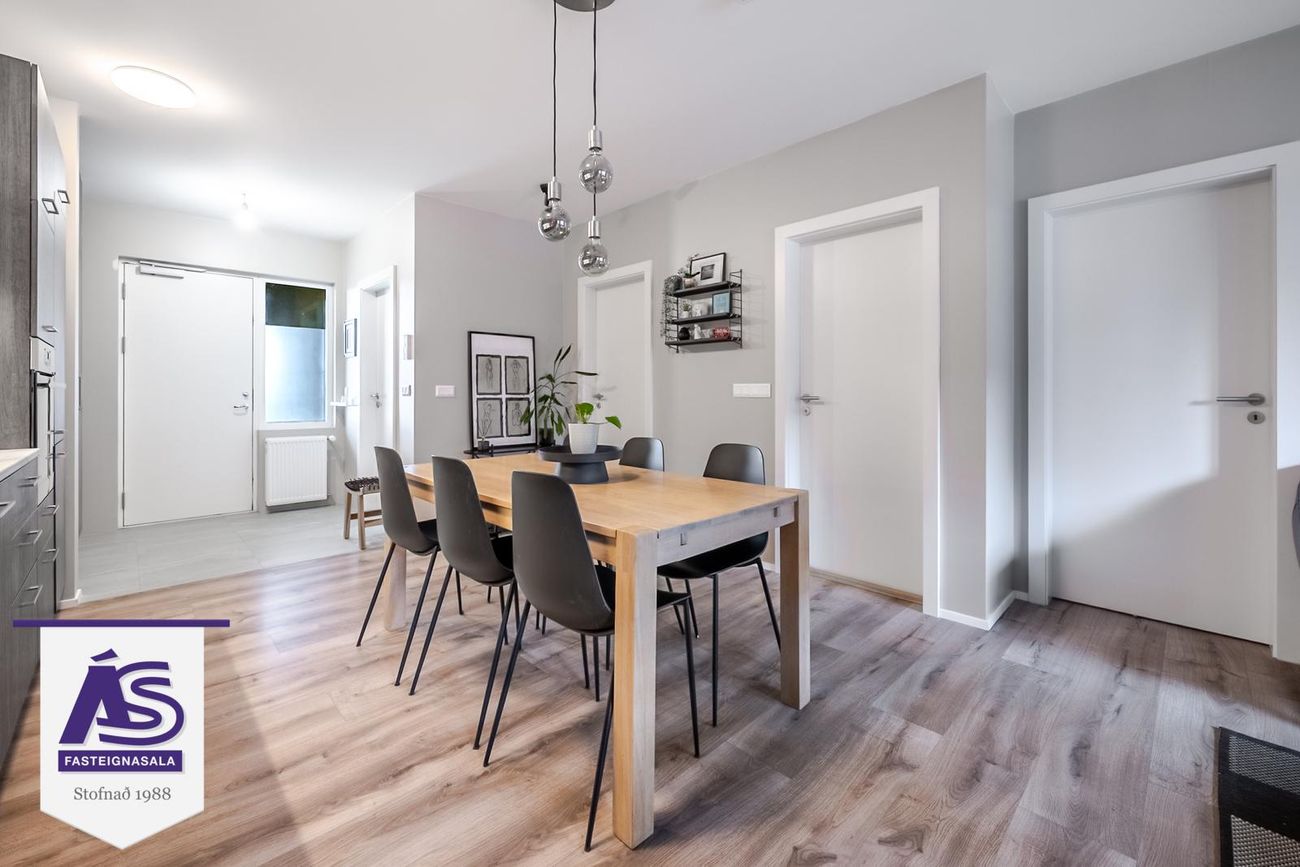 Hringhamar 7, 221 Hafnarfjörður