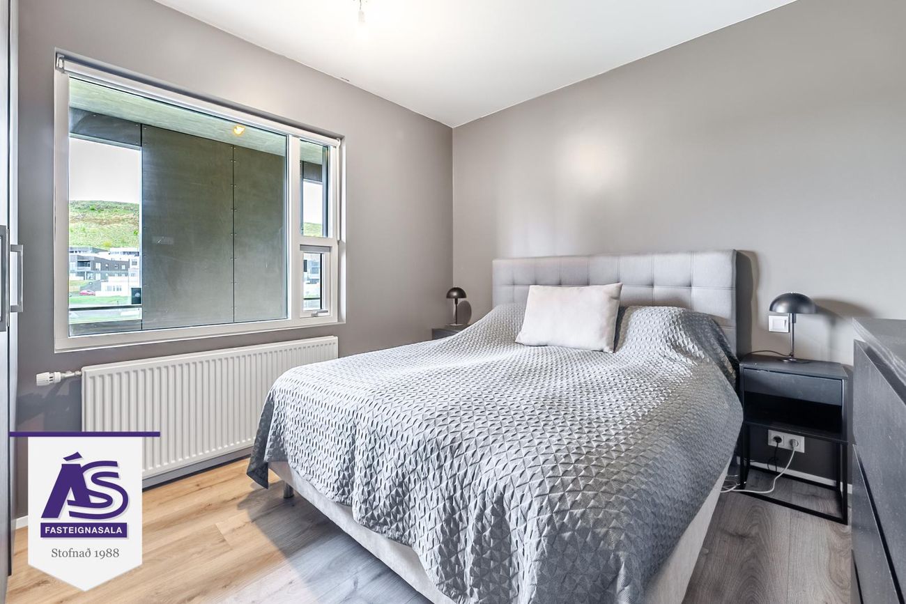 Hringhamar 7, 221 Hafnarfjörður