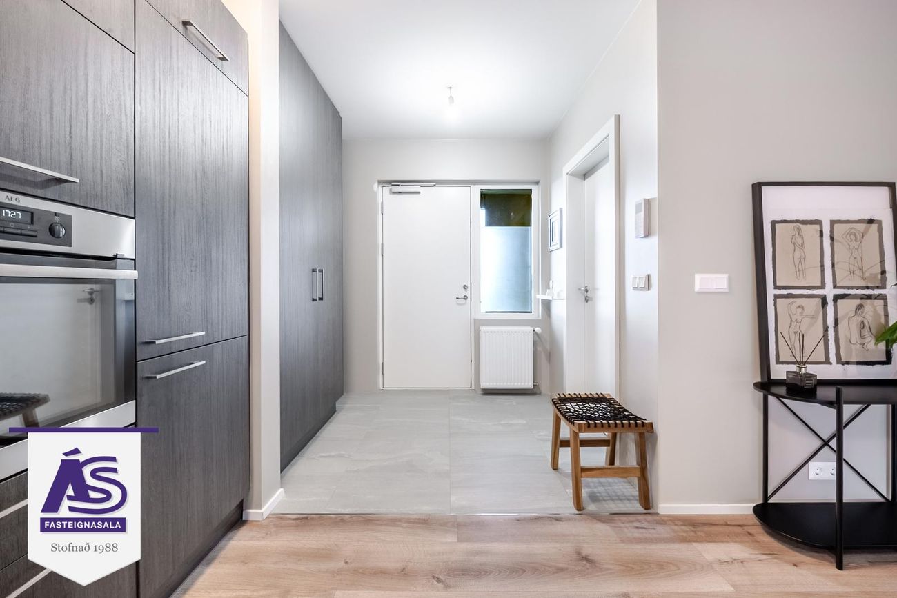 Hringhamar 7, 221 Hafnarfjörður