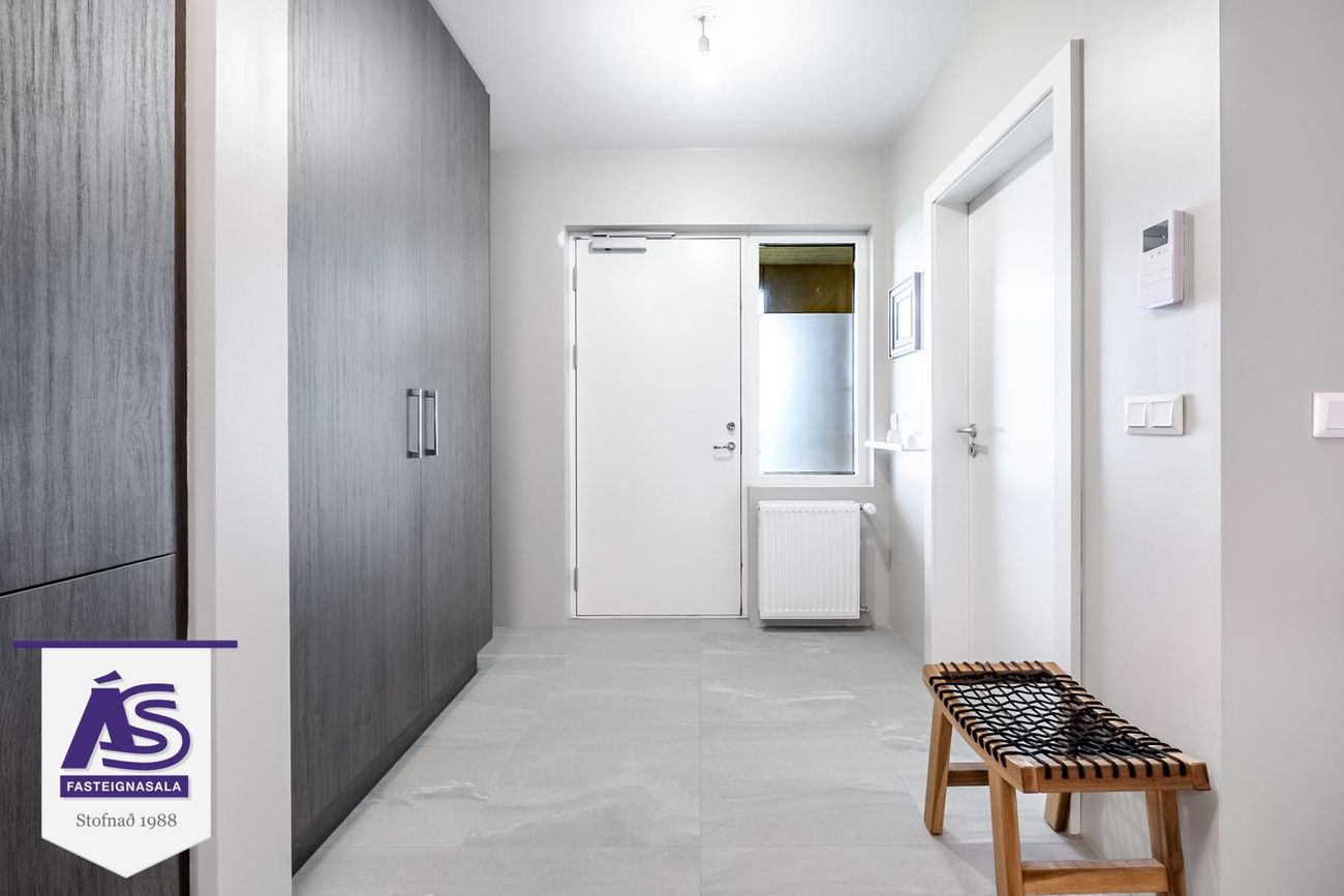 Hringhamar 7, 221 Hafnarfjörður